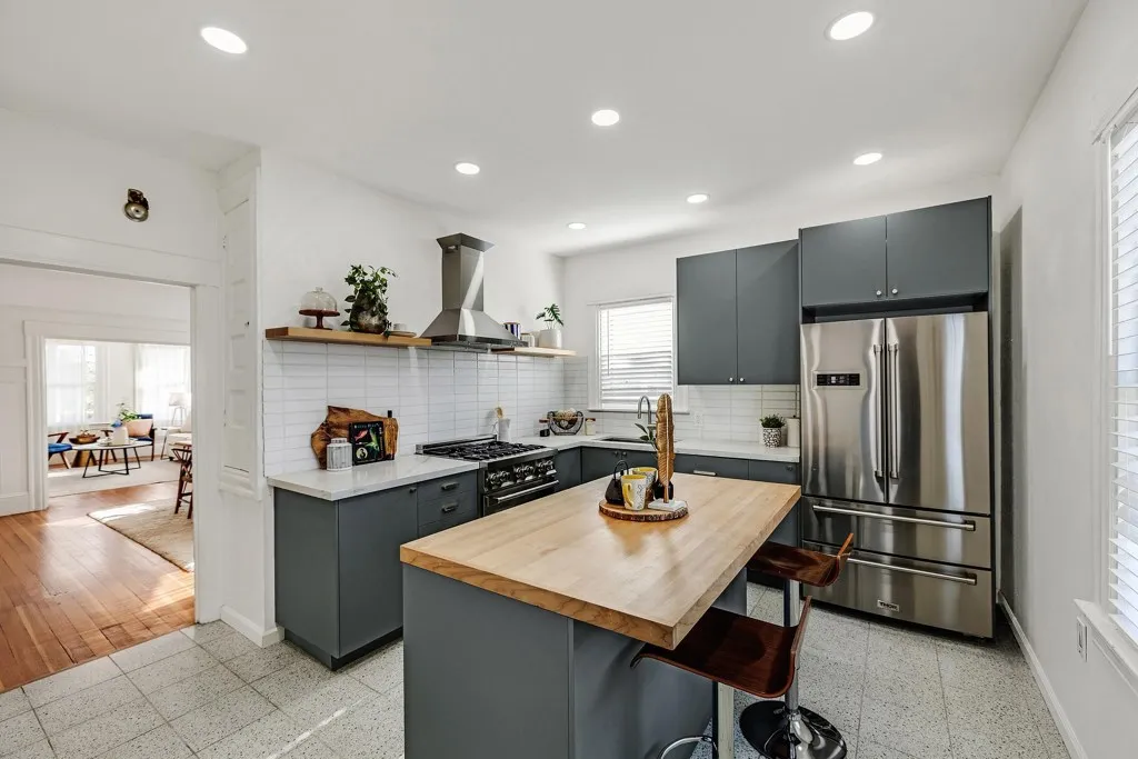1919 48th Ave, Oakland, California 94601 home-pic-12