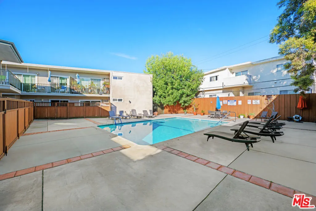 3640 Cardiff Avenue 104, Los Angeles, California 90034 home-pic-7
