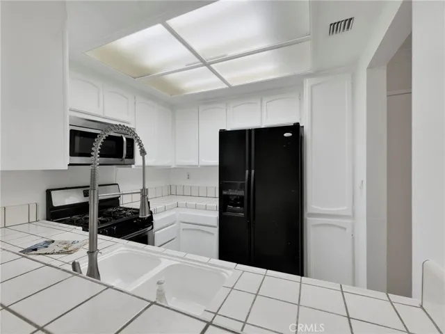 Neutral Color kitchen, crisp and clean!
