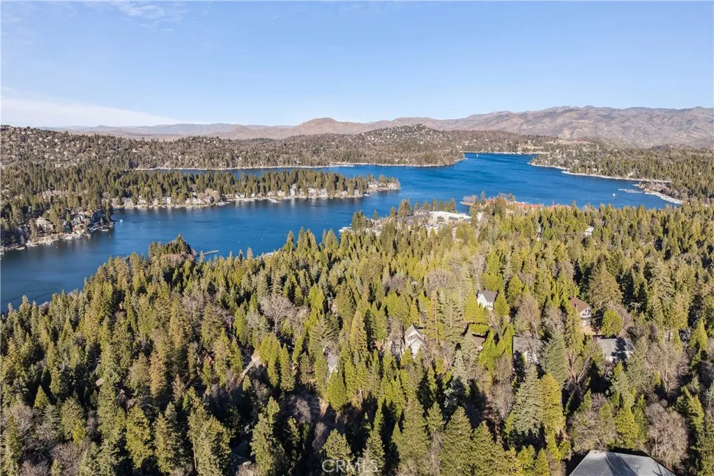 305 Summit Road, Lake Arrowhead, California 92352 home-pic-46