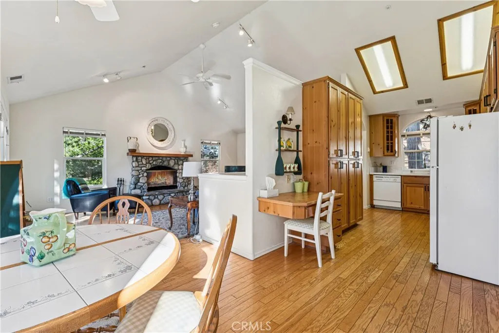 305 Summit Road, Lake Arrowhead, California 92352 home-pic-11