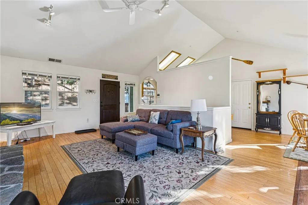 305 Summit Road, Lake Arrowhead, California 92352 home-pic-9