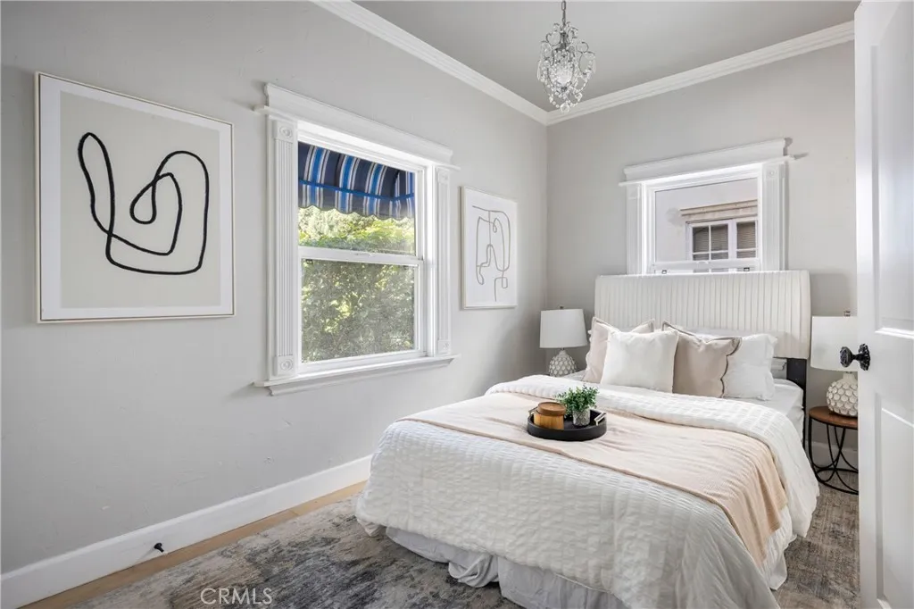 821 Lorraine, Los Angeles, California 90005 home-pic-10