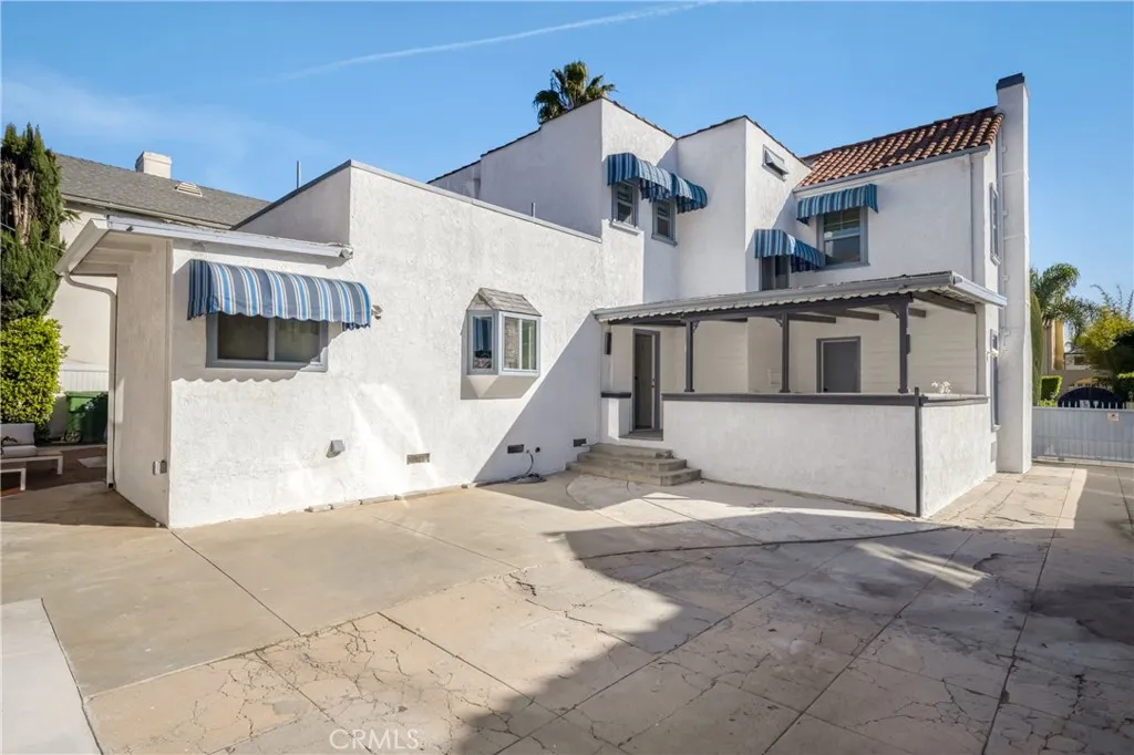 821 Lorraine, Los Angeles, California 90005 home-pic-32