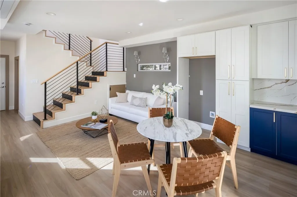 821 Lorraine, Los Angeles, California 90005 home-pic-37