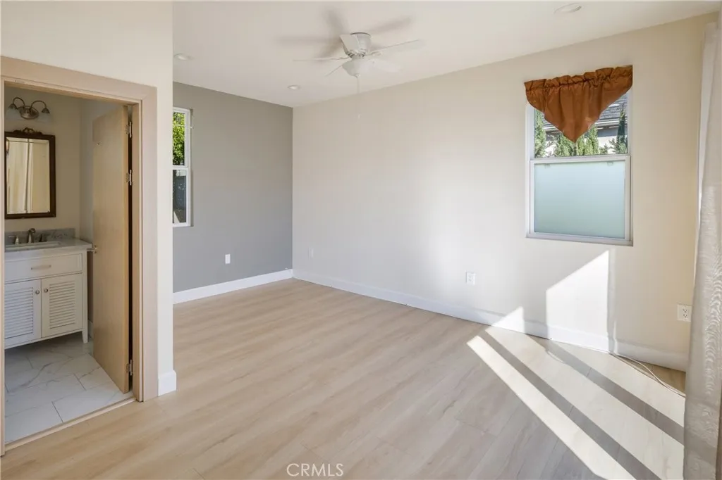 821 Lorraine, Los Angeles, California 90005 home-pic-42