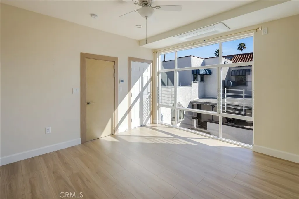821 Lorraine, Los Angeles, California 90005 home-pic-46