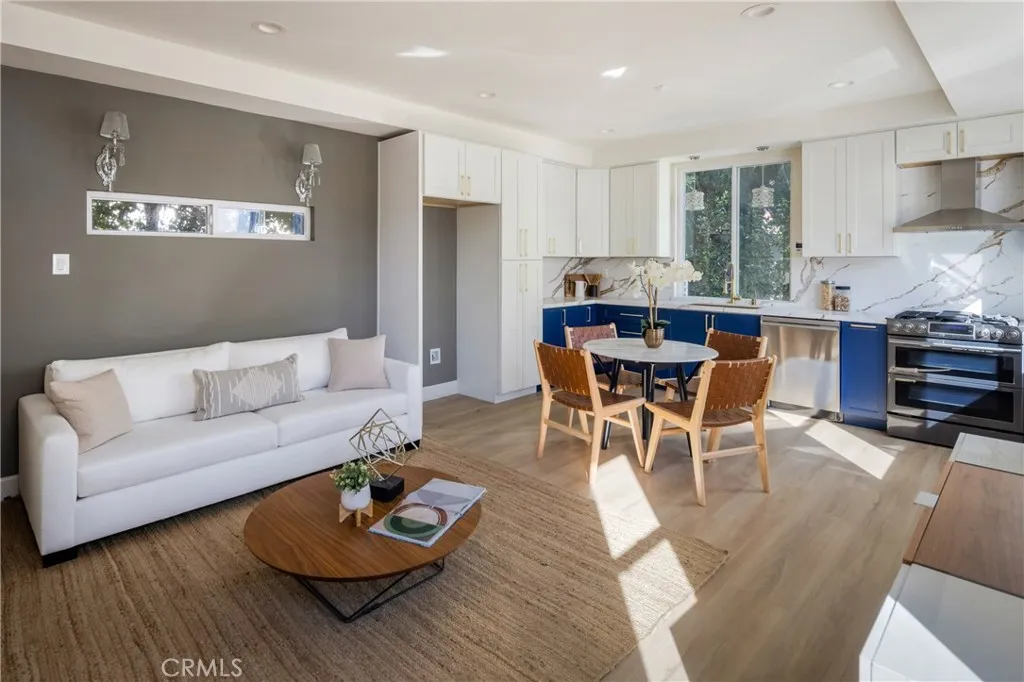 821 Lorraine, Los Angeles, California 90005 home-pic-35