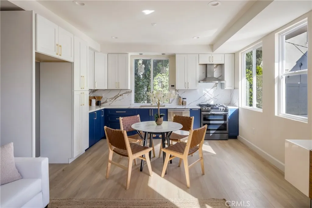 821 Lorraine, Los Angeles, California 90005 home-pic-36
