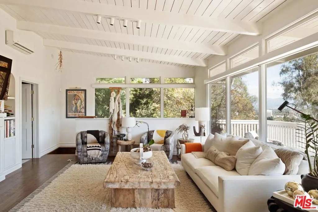 15075 Rayneta Drive, Sherman Oaks, California 91403 home-pic-4