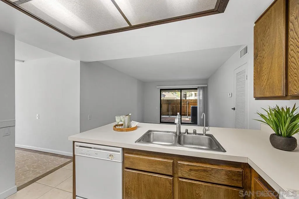 9787 Rimpark Way, San Diego, California 92124 home-pic-12