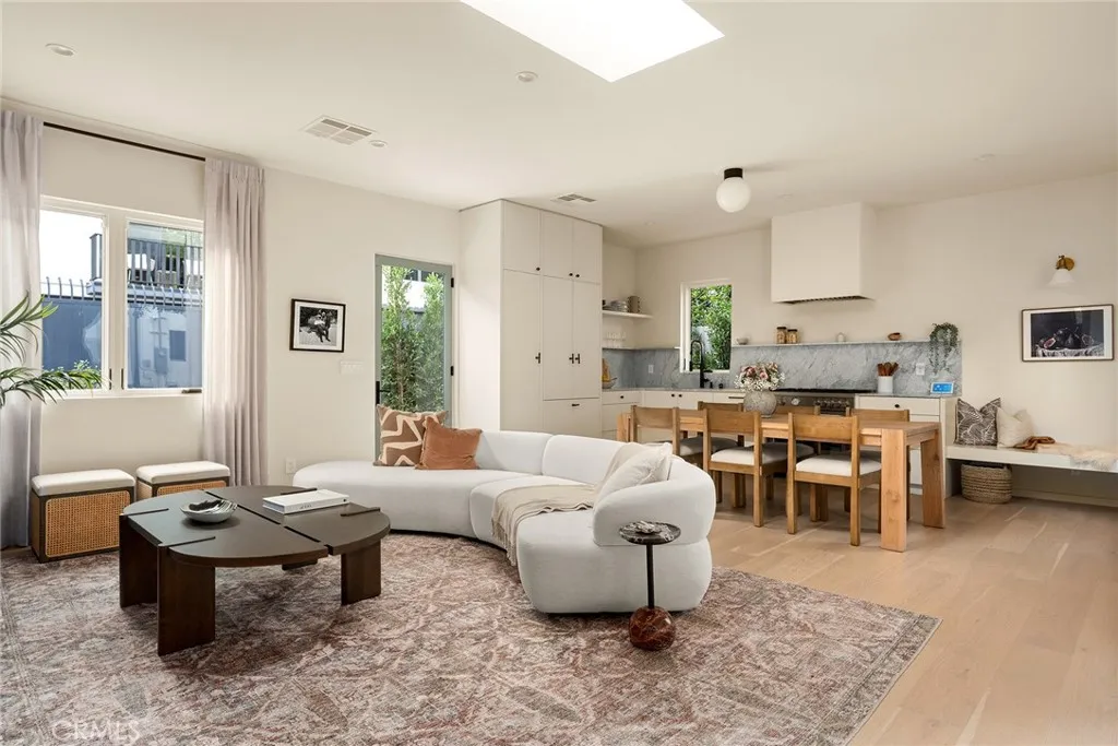4935 Agnes Avenue, Valley Village, California 91607 home-pic-19