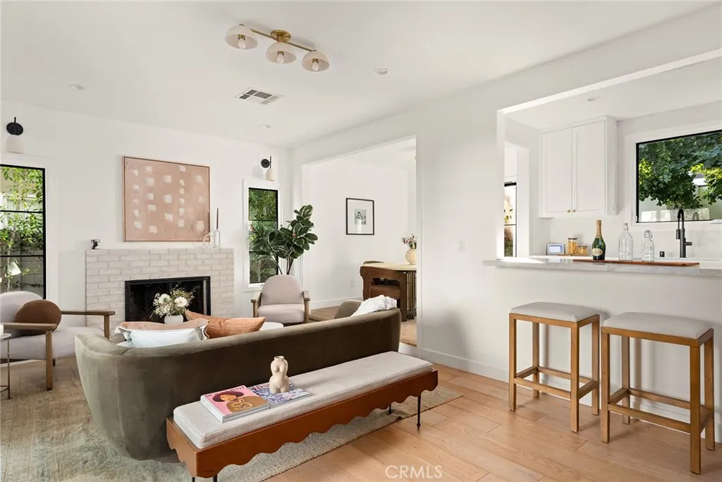 4935 Agnes Avenue, Valley Village, California 91607 home-pic-12