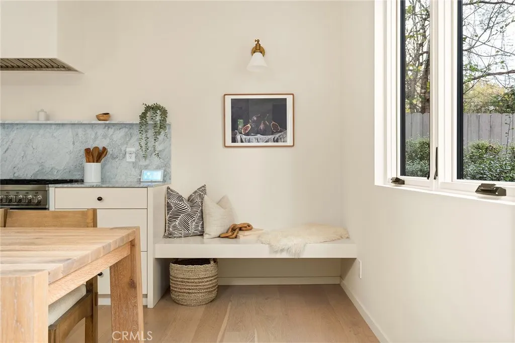 4935 Agnes Avenue, Valley Village, California 91607 home-pic-17