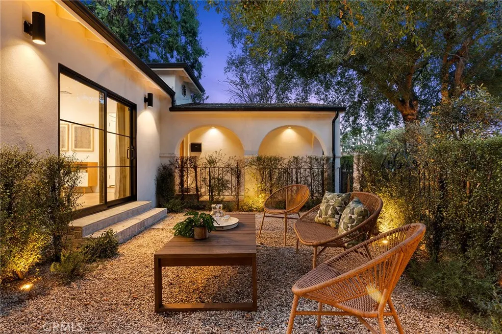 4935 Agnes Avenue, Valley Village, California 91607 home-pic-37