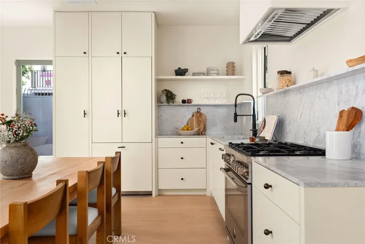 Guest House - Dining and Kitchen