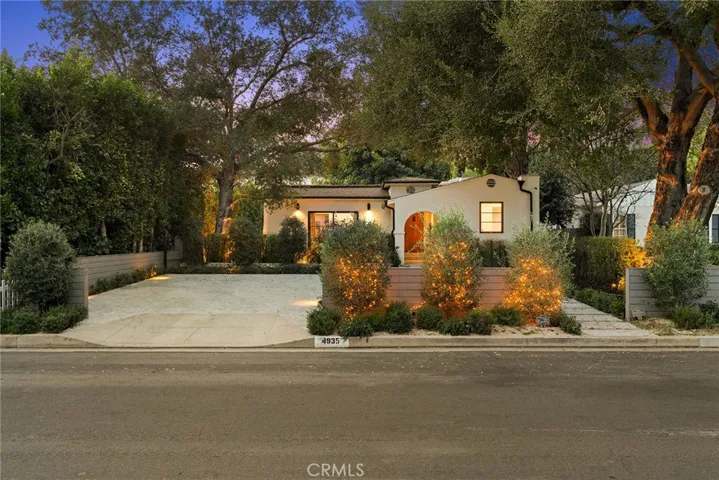 4935 Agnes Ave.