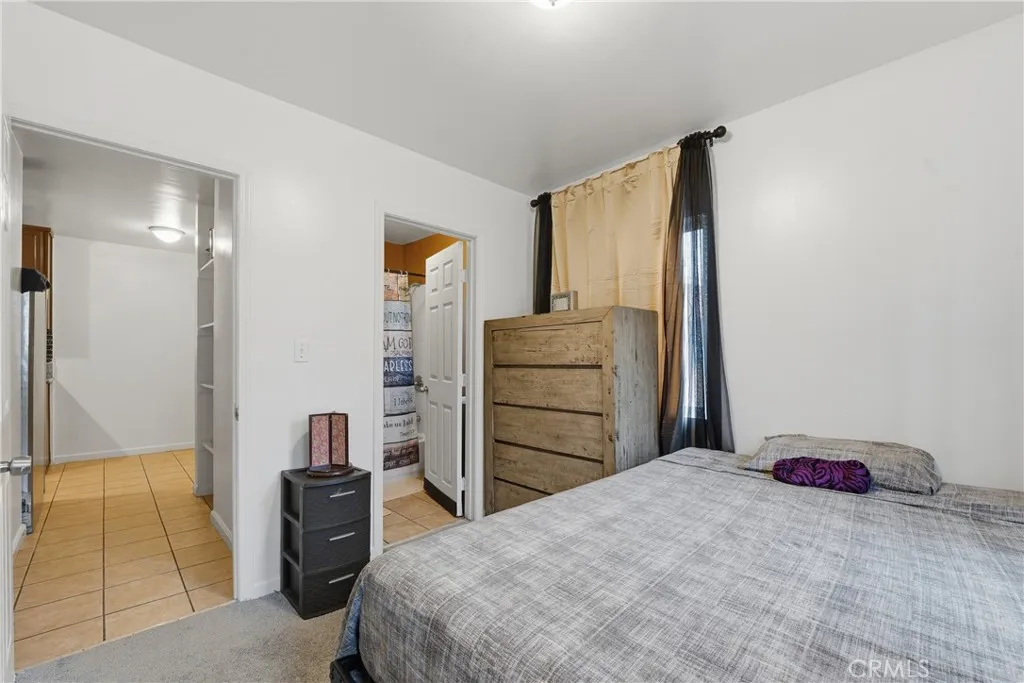 915 W Gage, Los Angeles, California 90044 home-pic-12