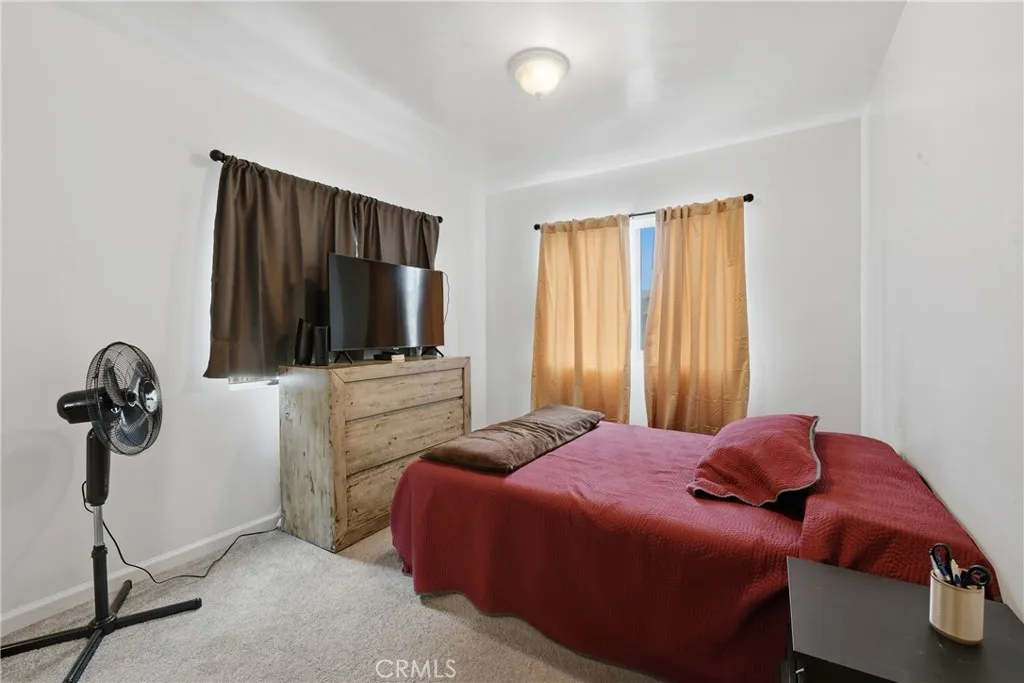 915 W Gage, Los Angeles, California 90044 home-pic-17