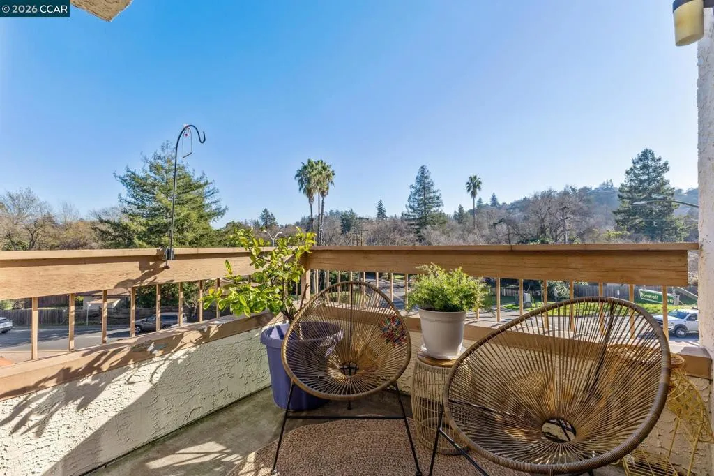 1632 S Villa Way, Walnut Creek, California 94595 home-pic-32
