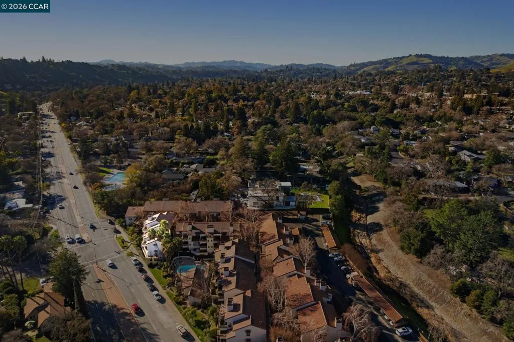1632 S Villa Way, Walnut Creek, California 94595 home-pic-49
