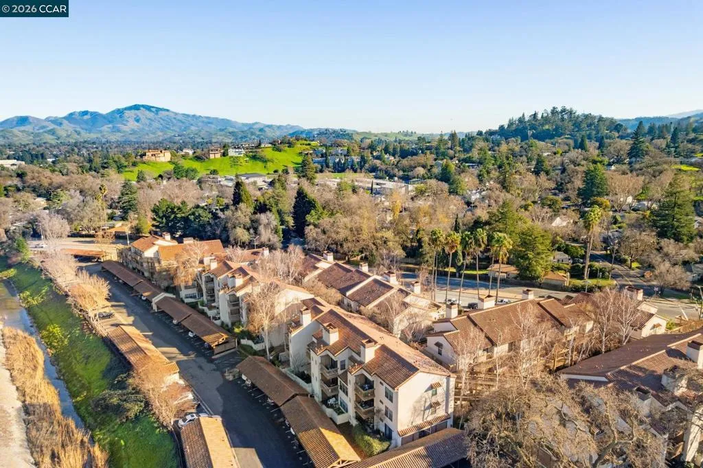 1632 S Villa Way, Walnut Creek, California 94595 home-pic-45