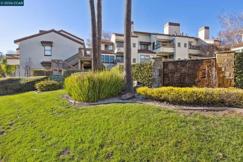 1632 S Villa Way, Walnut Creek, California 94595 home-pic-40