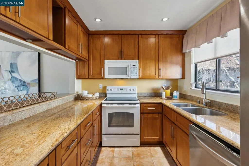 1632 S Villa Way, Walnut Creek, California 94595 home-pic-9