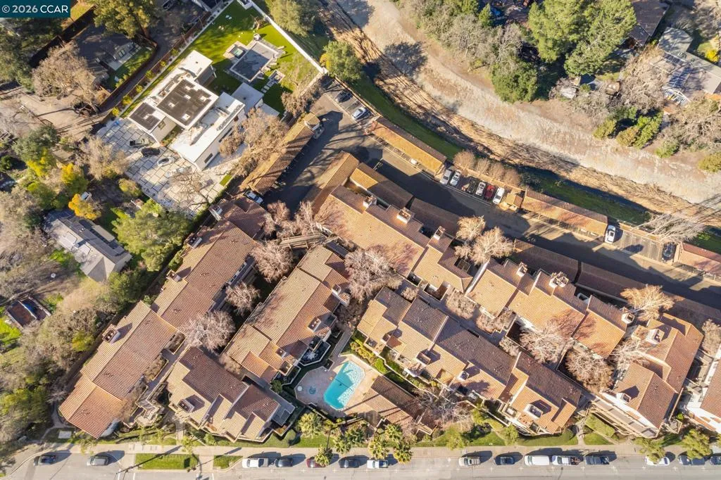 1632 S Villa Way, Walnut Creek, California 94595 home-pic-43