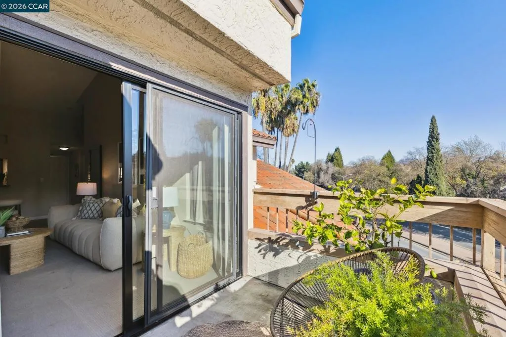 1632 S Villa Way, Walnut Creek, California 94595 home-pic-34