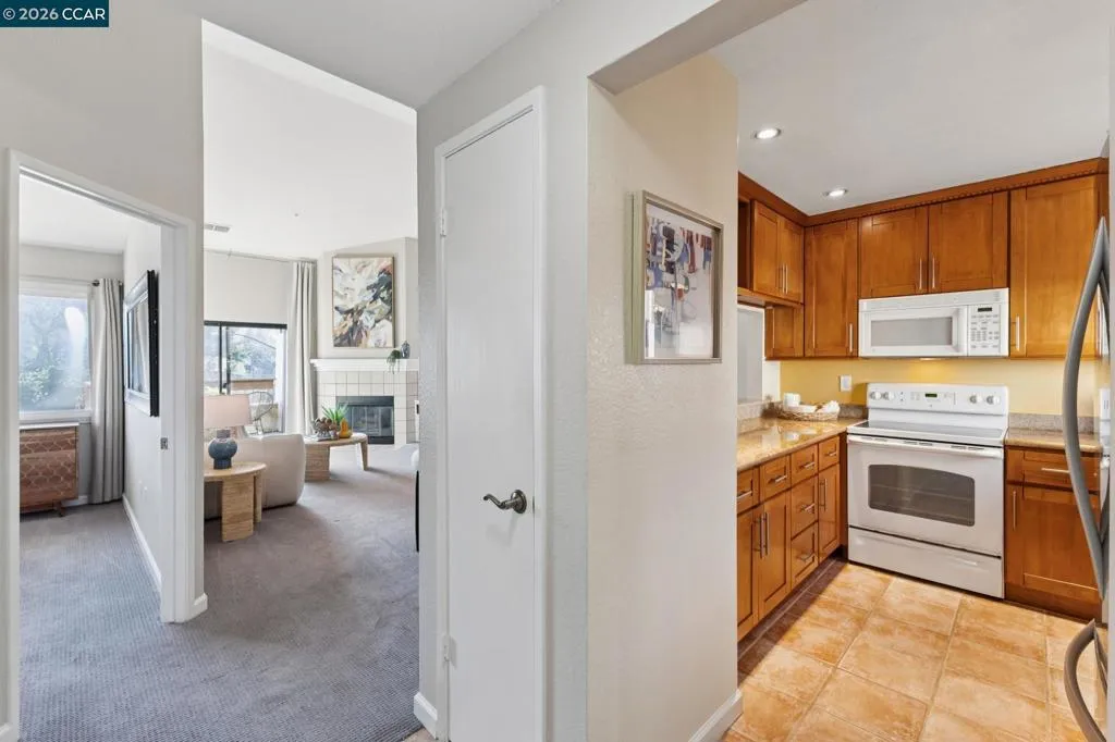 1632 S Villa Way, Walnut Creek, California 94595 home-pic-8