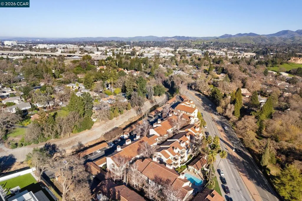 1632 S Villa Way, Walnut Creek, California 94595 home-pic-44