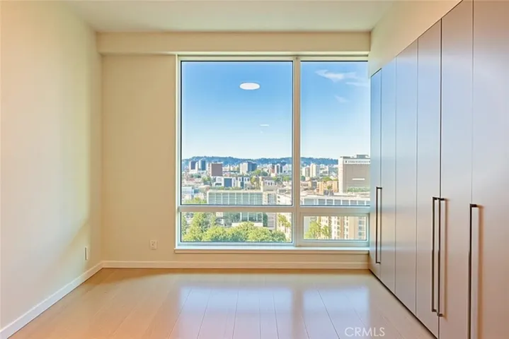 Virtually staged primary with furniture removal.