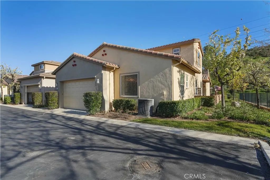 27976 Red Pine Court, Valencia, California 91354 home-pic-32