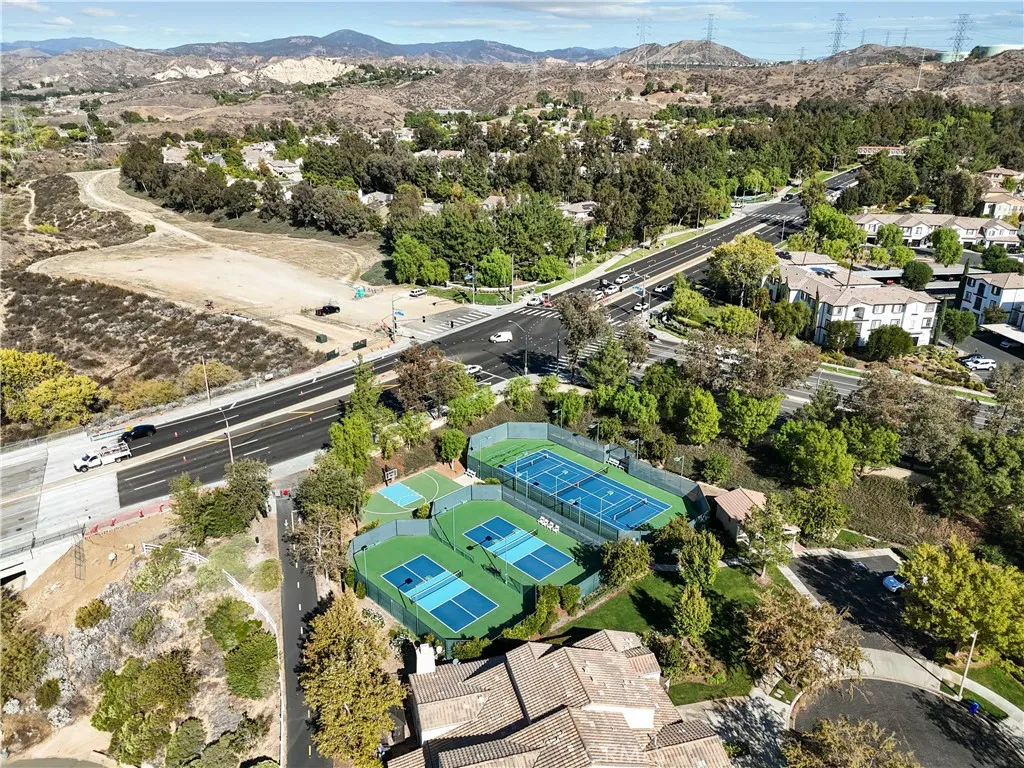 27976 Red Pine Court, Valencia, California 91354 home-pic-44