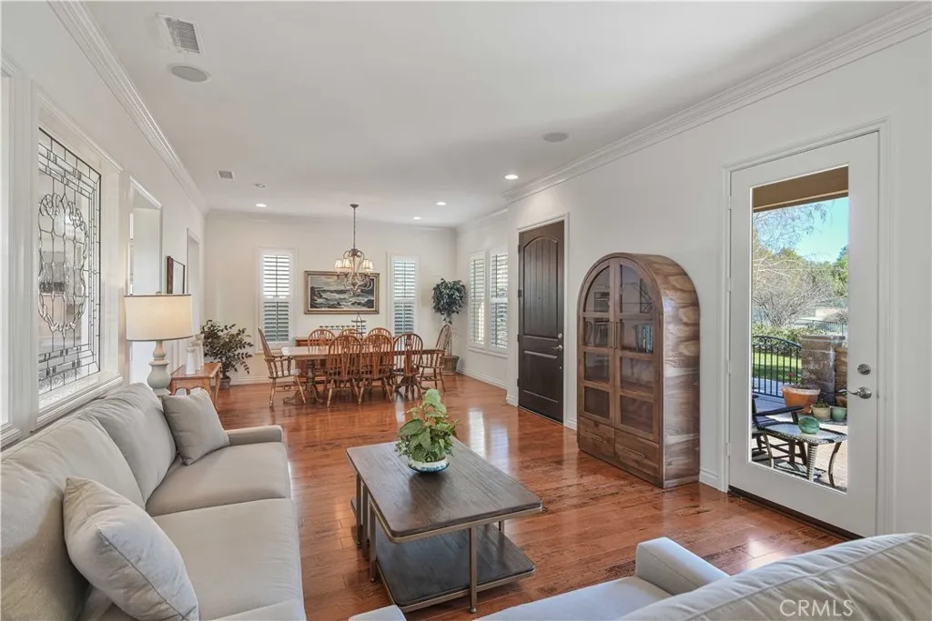 27976 Red Pine Court, Valencia, California 91354 home-pic-6