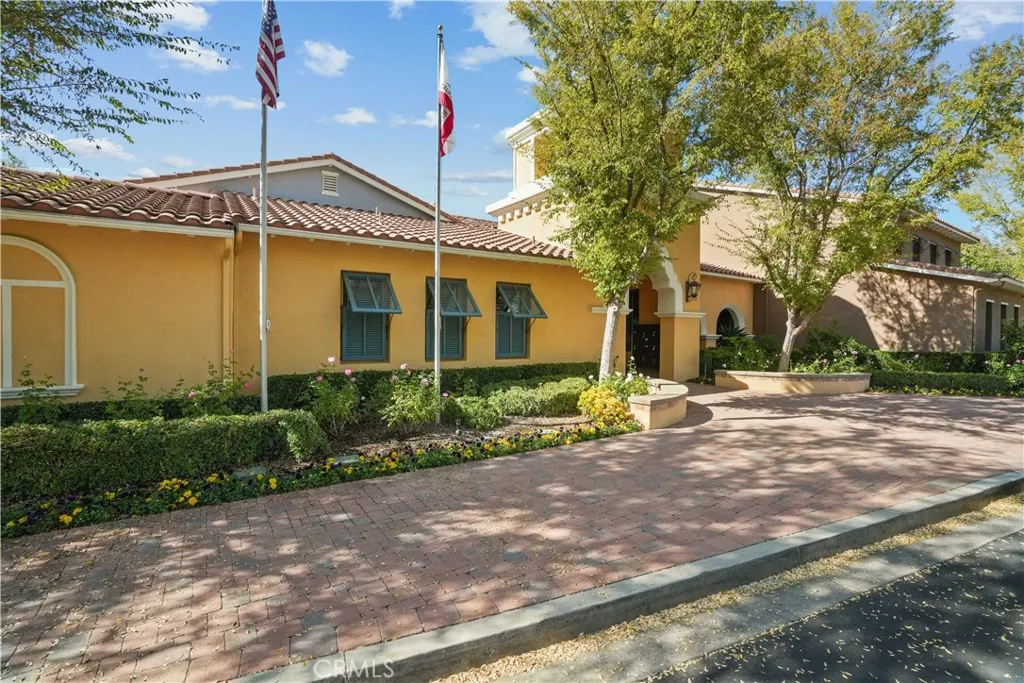 27976 Red Pine Court, Valencia, California 91354 home-pic-40