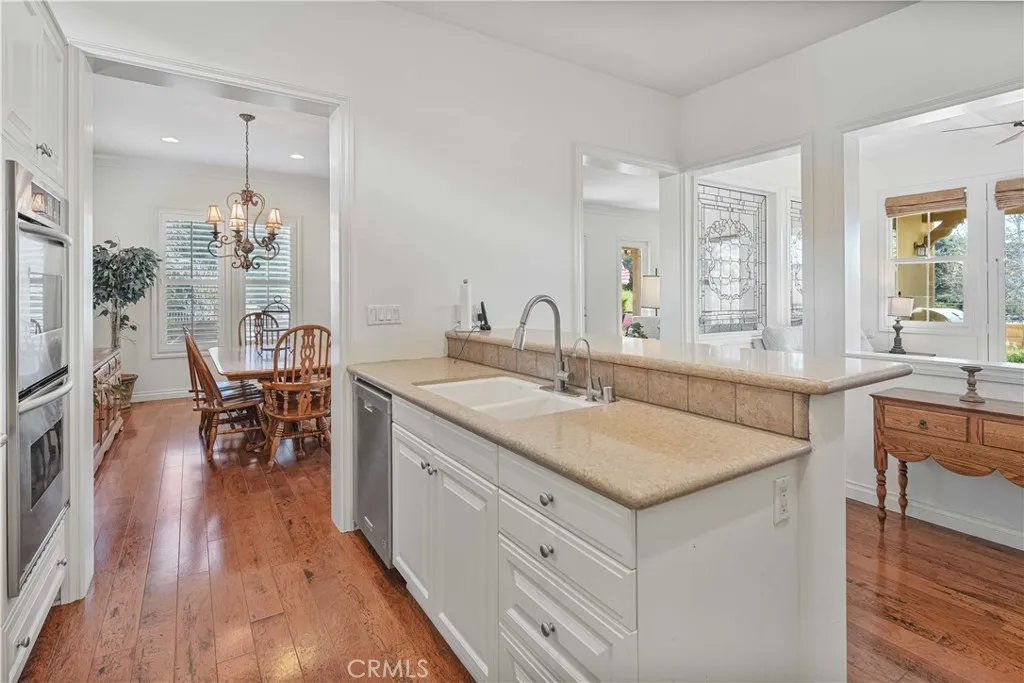 27976 Red Pine Court, Valencia, California 91354 home-pic-12