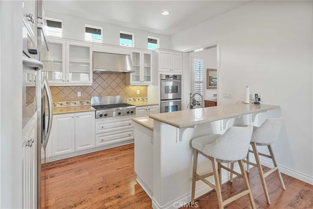 27976 Red Pine Court, Valencia, California 91354 home-pic-10