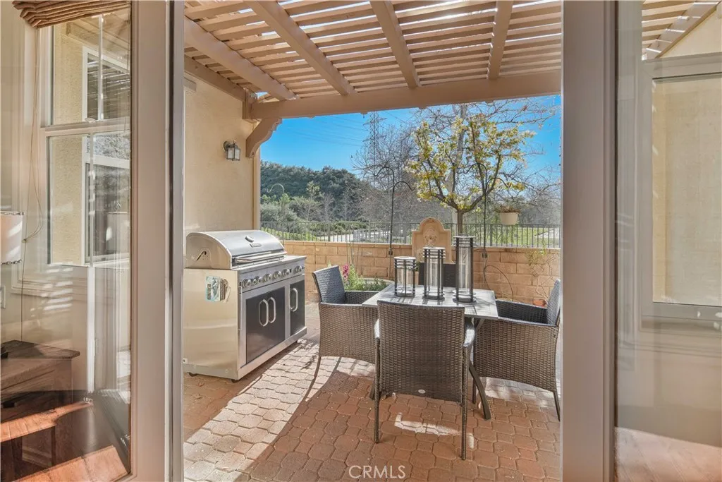 27976 Red Pine Court, Valencia, California 91354 home-pic-14