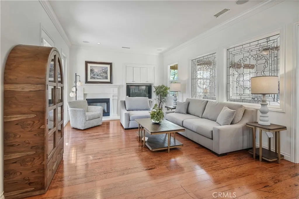 27976 Red Pine Court, Valencia, California 91354 home-pic-4