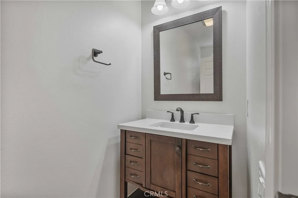 27976 Red Pine Court, Valencia, California 91354 home-pic-21