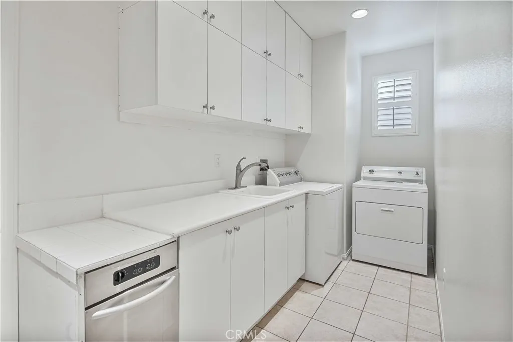 27976 Red Pine Court, Valencia, California 91354 home-pic-20