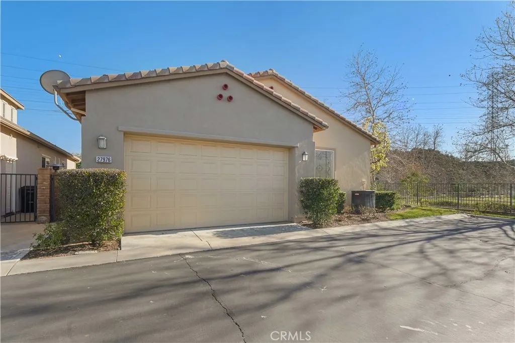 27976 Red Pine Court, Valencia, California 91354 home-pic-31