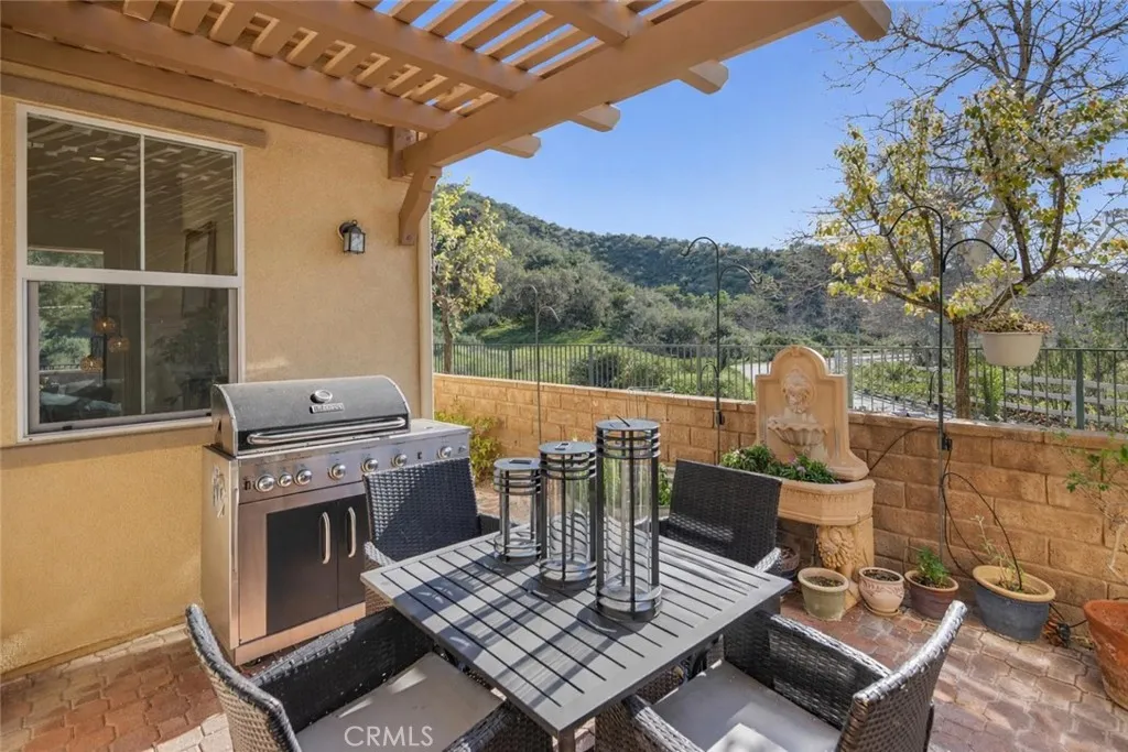 27976 Red Pine Court, Valencia, California 91354 home-pic-30