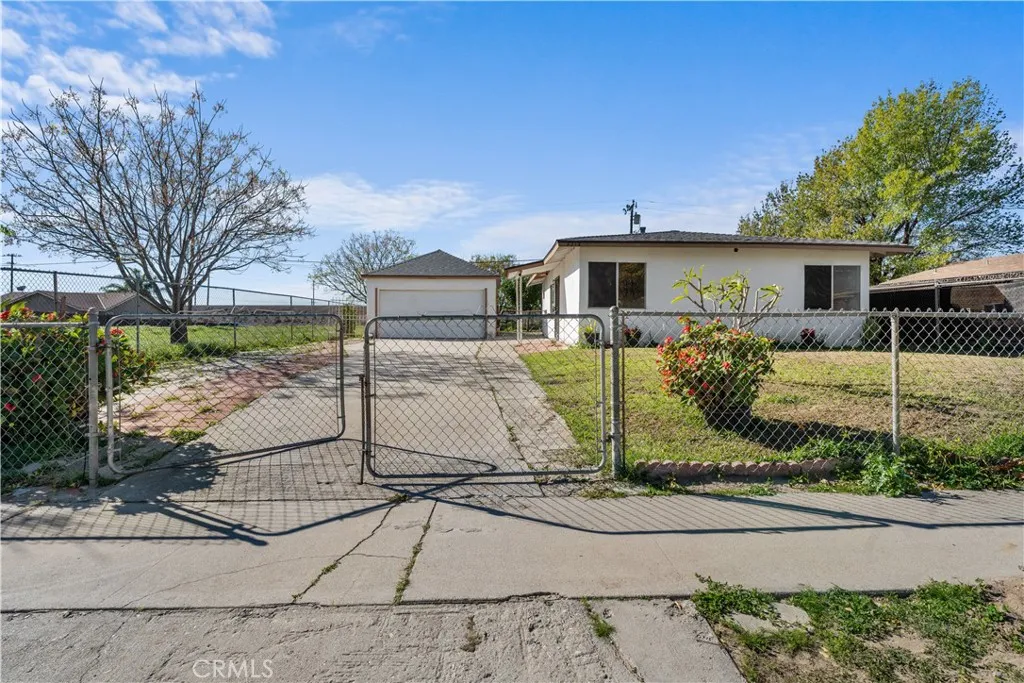 2372 N San Carlo, San Bernardino, California 92407 home-pic-1