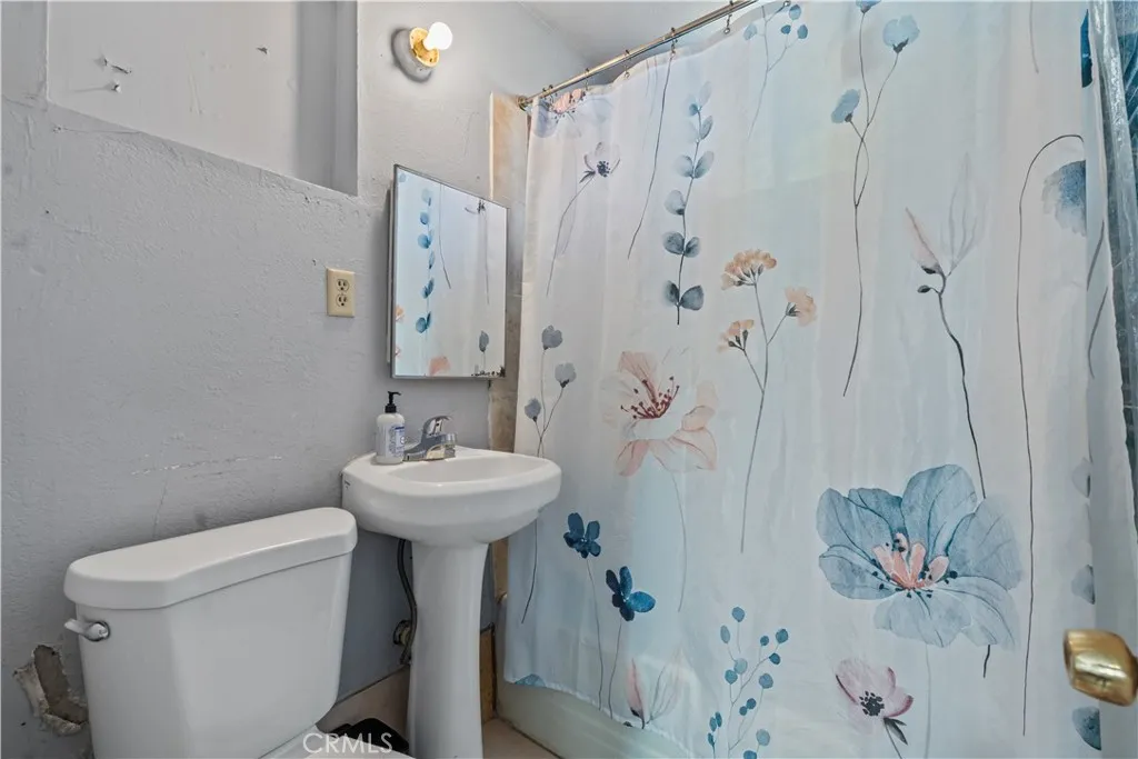 2372 N San Carlo, San Bernardino, California 92407 home-pic-14