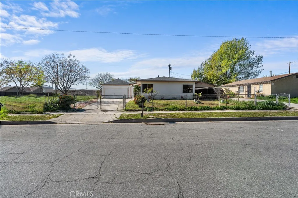 2372 N San Carlo, San Bernardino, California 92407 home-pic-2