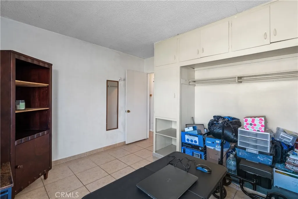 2372 N San Carlo, San Bernardino, California 92407 home-pic-19