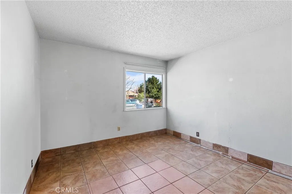 2372 N San Carlo, San Bernardino, California 92407 home-pic-18